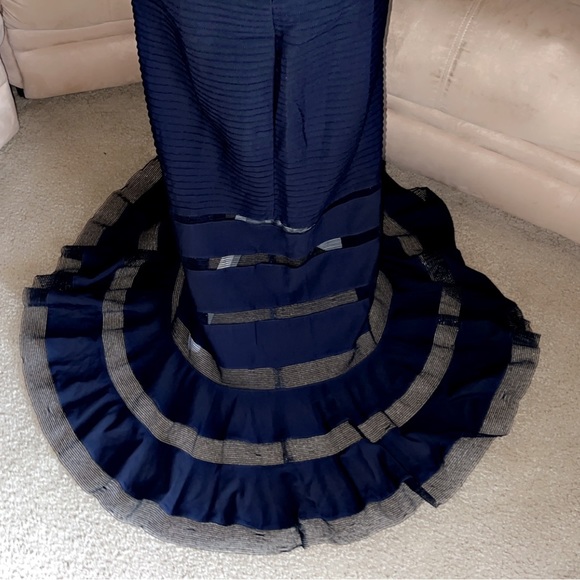 TADASHI SHOJI Tabora Off The Shoulder Gown - Picture 4 of 13